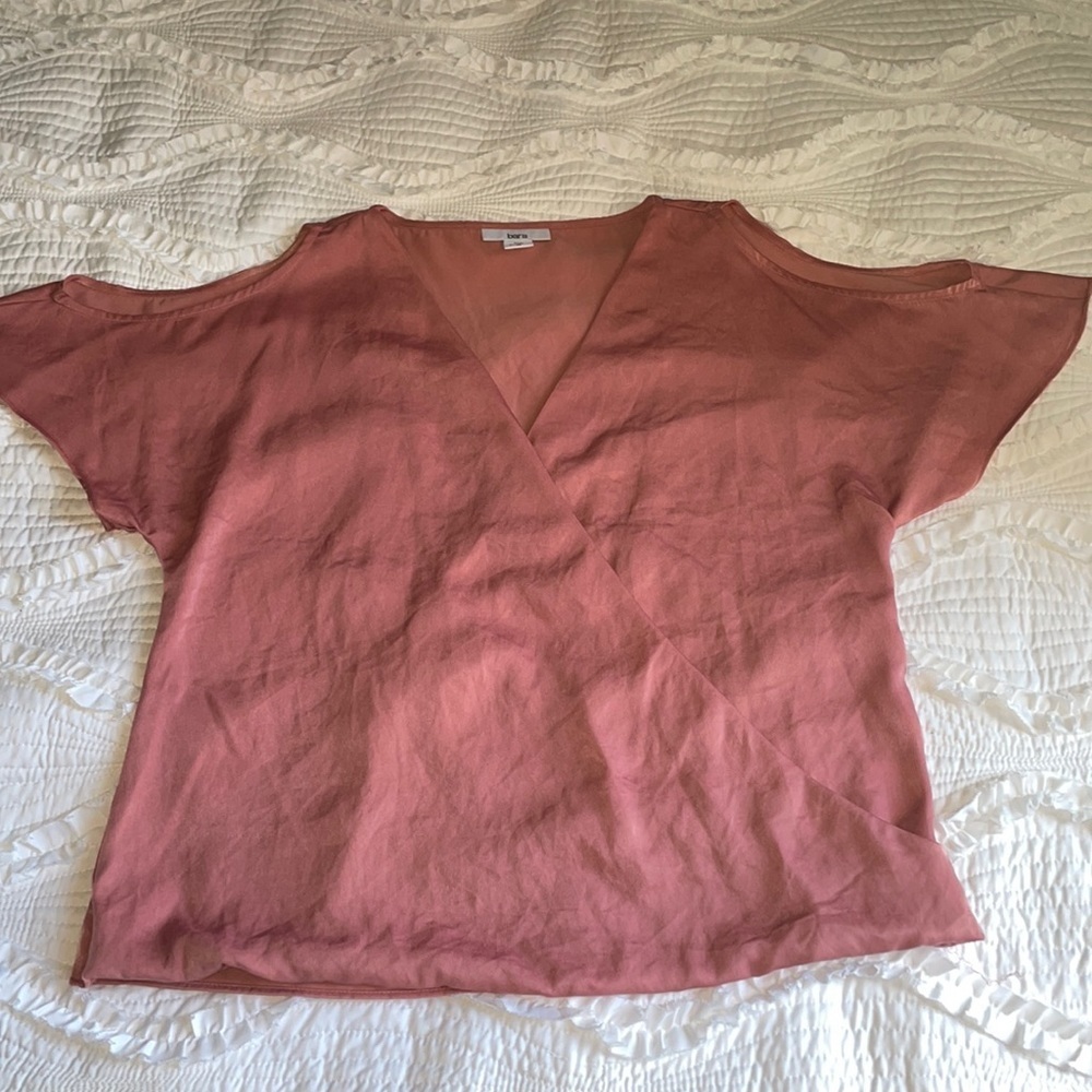 “Bar III” Key-hole shoulder, loose top. Burnt red color